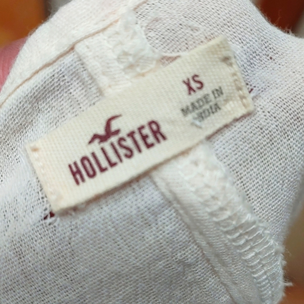 Hollister size small cream colored cotton top - Picture 3 of 3